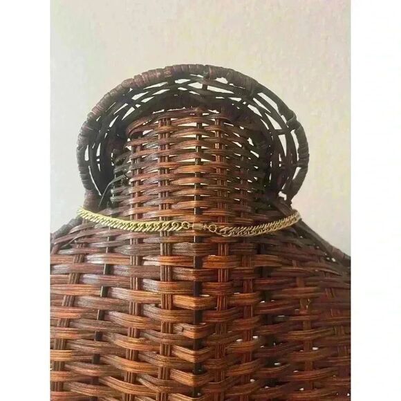 Lia Sophia Gold Tone pendant necklace - Picture 3 of 3